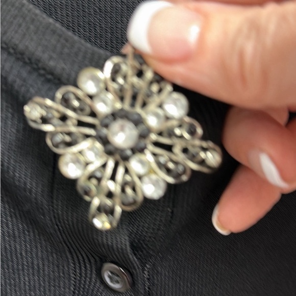 Black Button-Up Women's Top light sweater Large with brooch - Picture 2 of 7